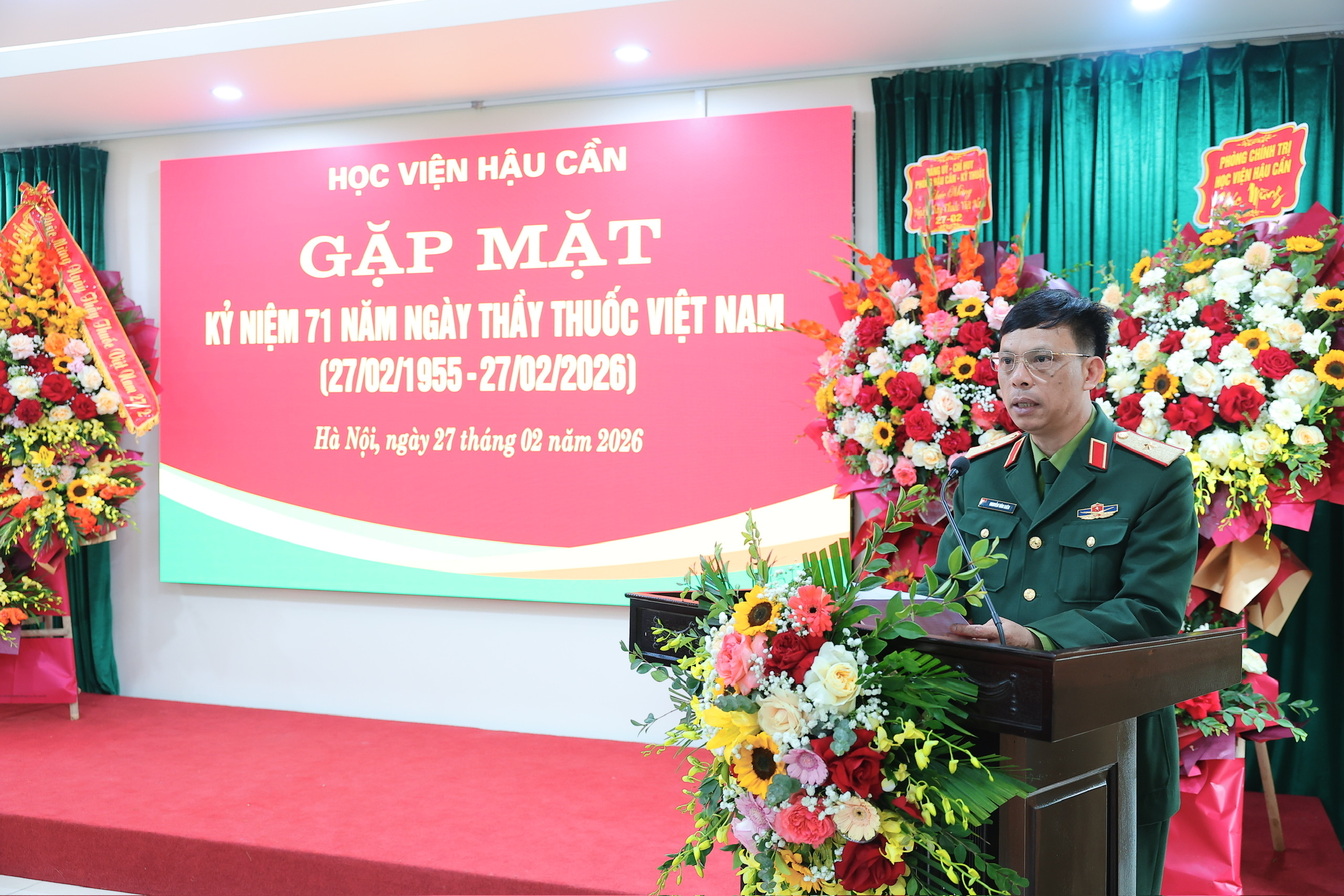 HỌC VIỆN HẬU CẦN TRI ÂN NHỮNG “CHIẾN SĨ ÁO TRẮNG” NHÂN NGÀY THẦY THUỐC VIỆT NAM